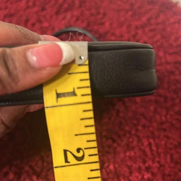 *Rare*Coach Black Leather Vertical Wristlet - Picture 14 of 14